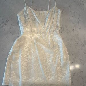 Elegant White Sleeveless Dress